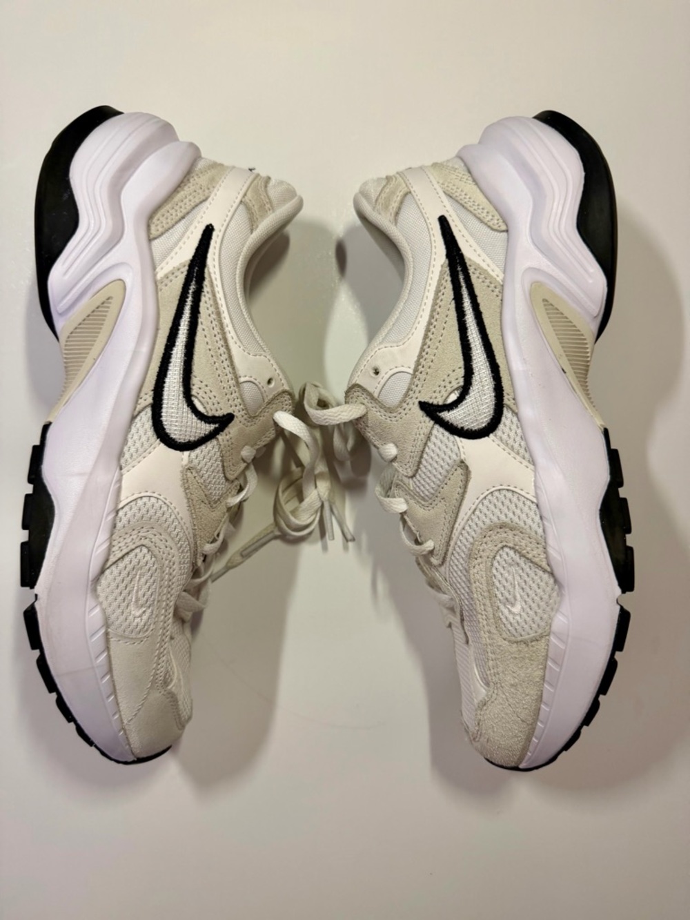 Nike Women’s AL8 Sneakers • Summit White/Black‎ • Leather Upper • Size 8.5